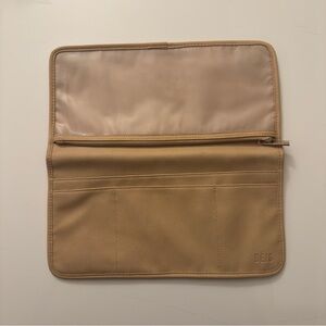 BÉIS In-Flight Airplane Seatback Organizer Travel Caddy Vegan Leather Beige
